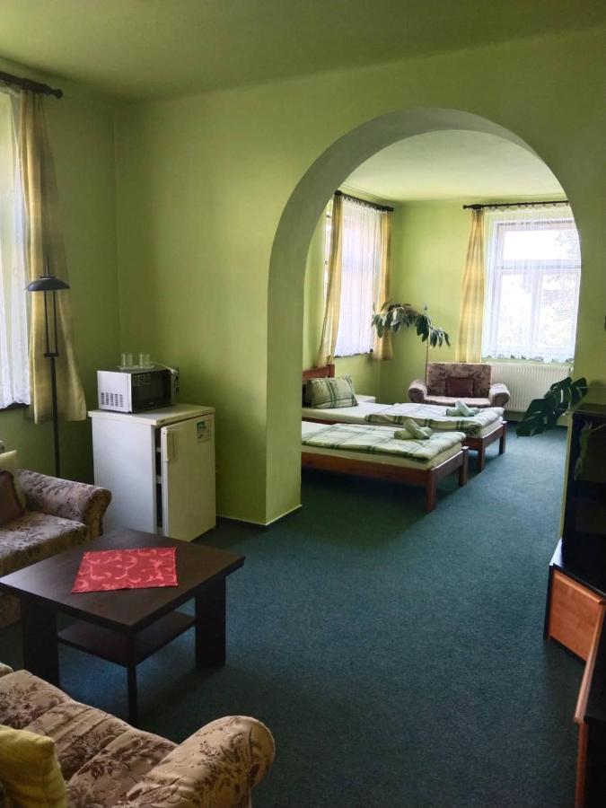 Hotel Jaro เมลนิค ภายนอก รูปภาพ