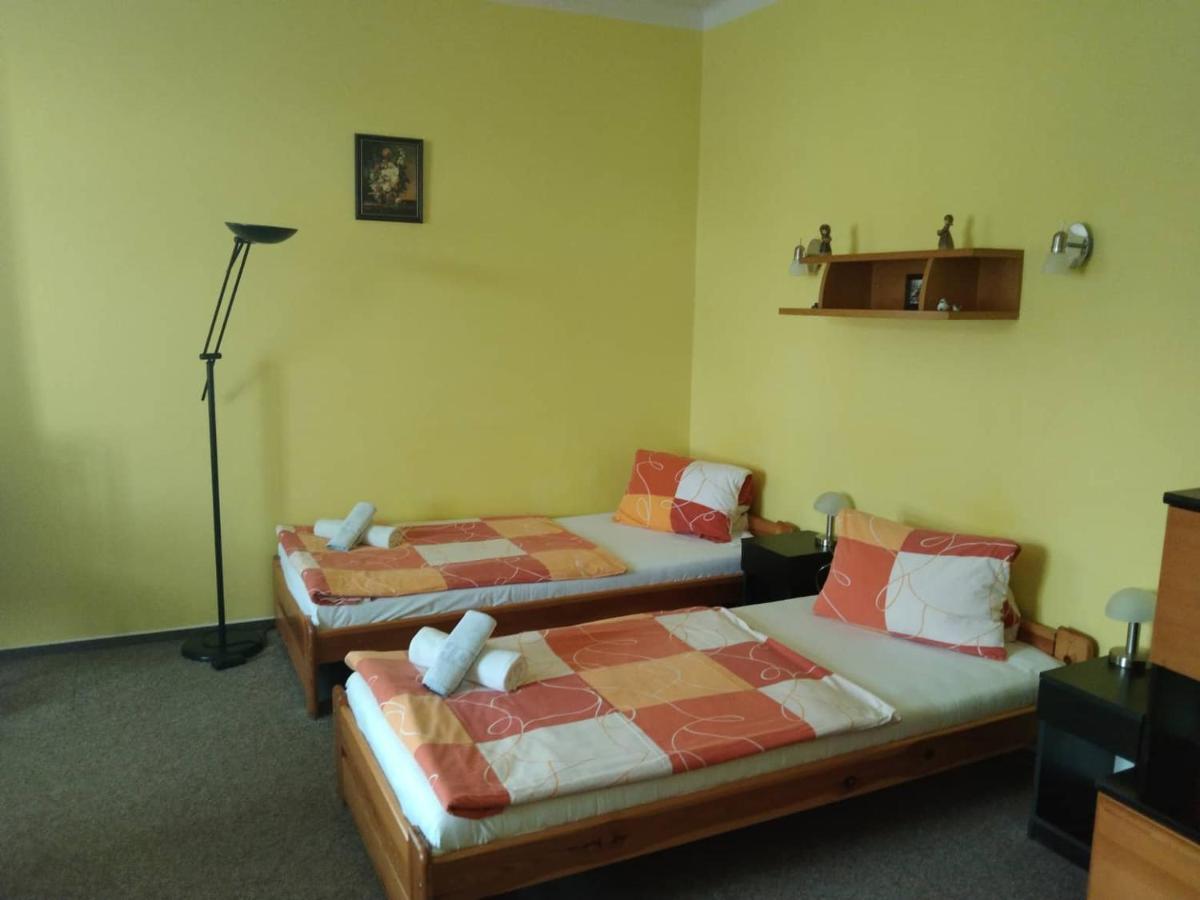 Hotel Jaro เมลนิค ภายนอก รูปภาพ
